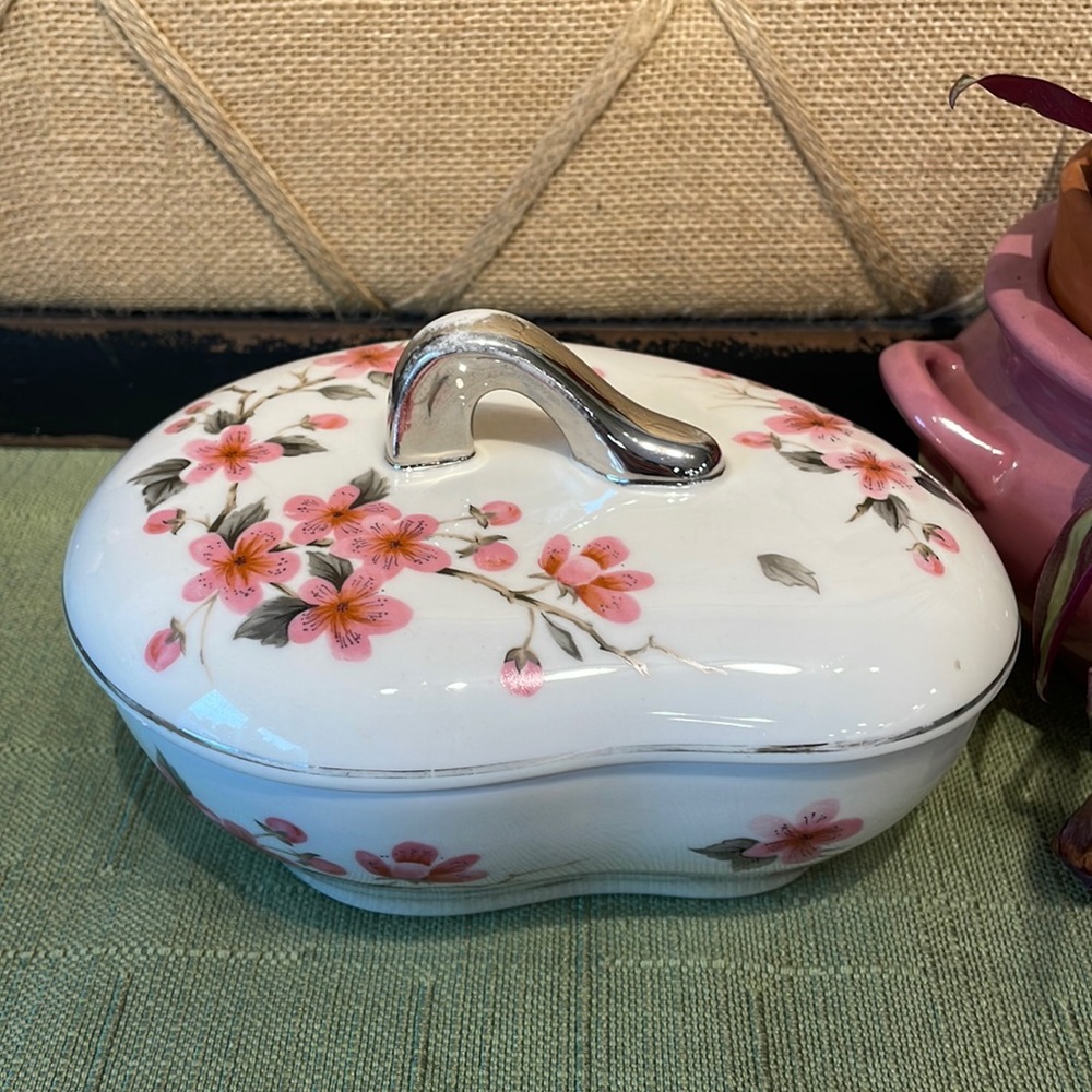 Vintage dish